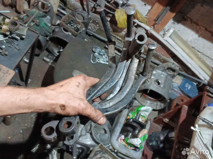 Кикстартер мотоцикла Урал