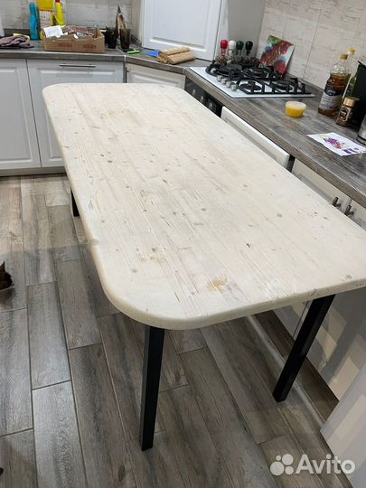 Кухонный стол