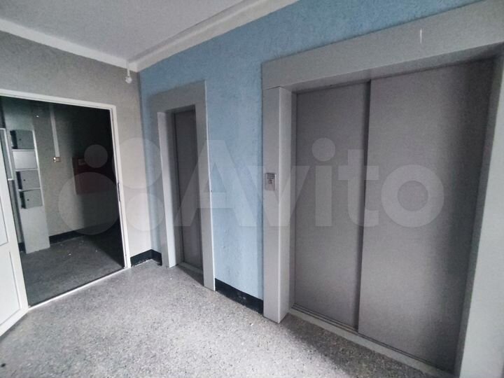 2-к. квартира, 58 м², 8/17 эт.