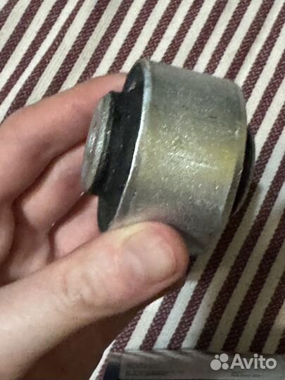 Сайлентблок переднего рычага 29318