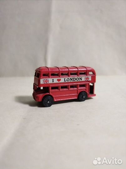 Машинки и другие игрушки времен СССР