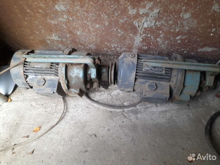 2электродвигателя для промышленных швейных машинок