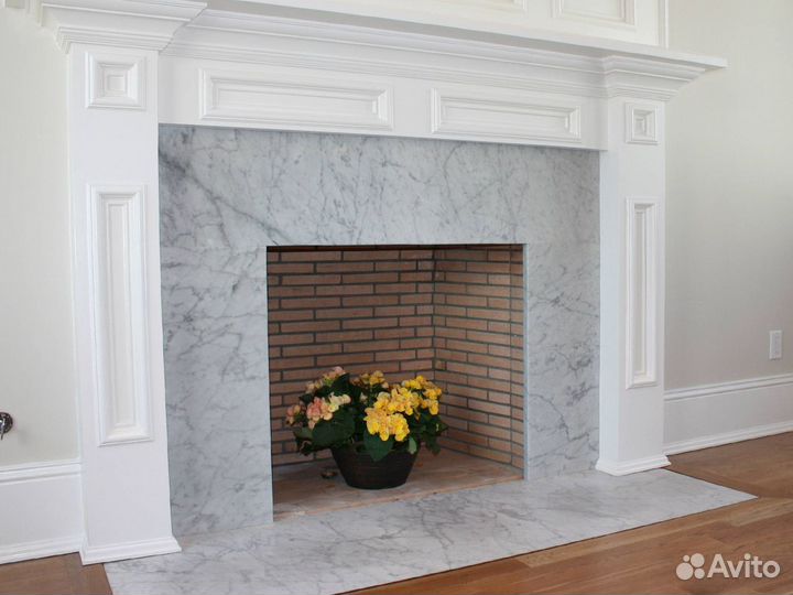 Камин из белого мрамора