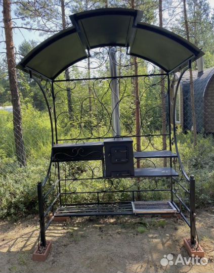 Мангал с крышей