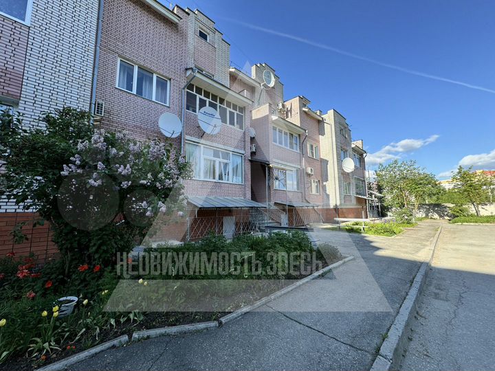 4-к. квартира, 90,5 м², 1/3 эт.