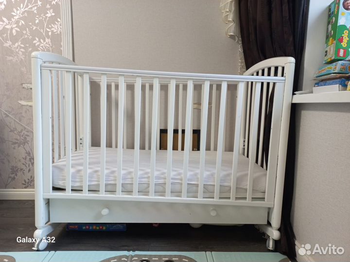 Детская кроватка