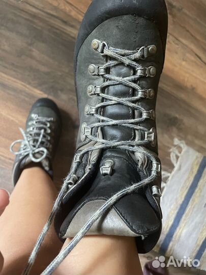 Треккинговые ботинки Scarpa nepal PRO GTX