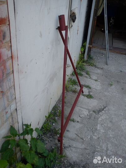 Складная опора на шар тягово-сцепного устройства