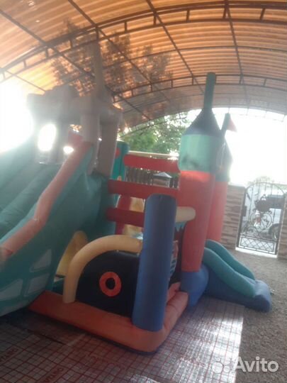 Детский надувной батут с горкой