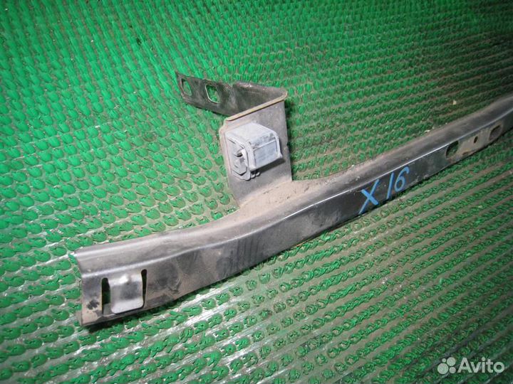 Кронштейн бампера верхний (металл) Nissan Almera