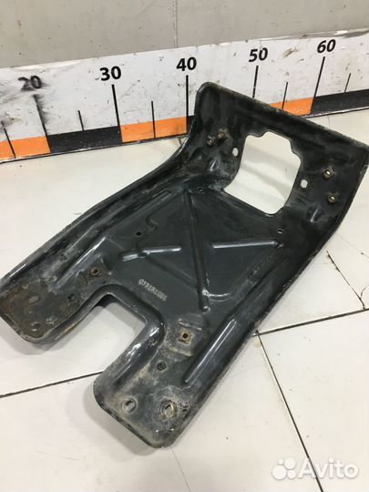 Кронштейн передней панели
