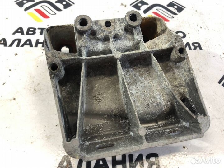 Кронштейн Bmw 6 E63 N62B48 2008