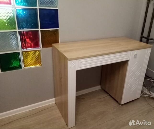 Стол туалетный