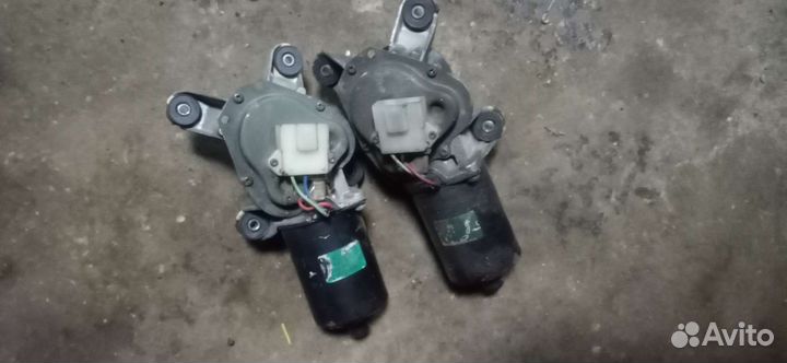 Моторчик дворников праворукий Terrano R50