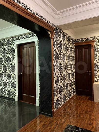 2-к. квартира, 60 м², 1/10 эт.