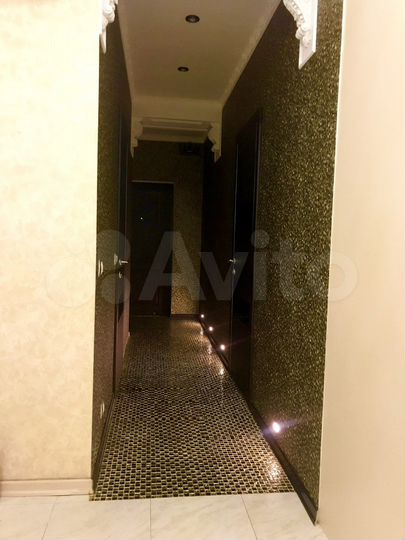 2-к. квартира, 80 м², 1/5 эт.