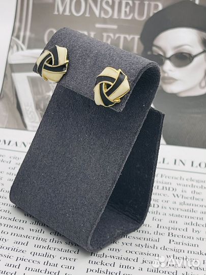 Винтажные серьги Monet, маркированы на заглушках Д