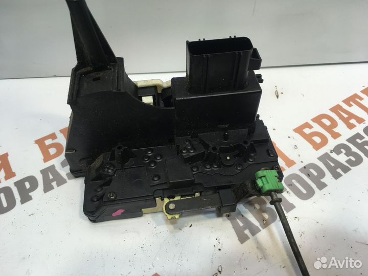 Мазда Трибьют Замок задней двери Лев