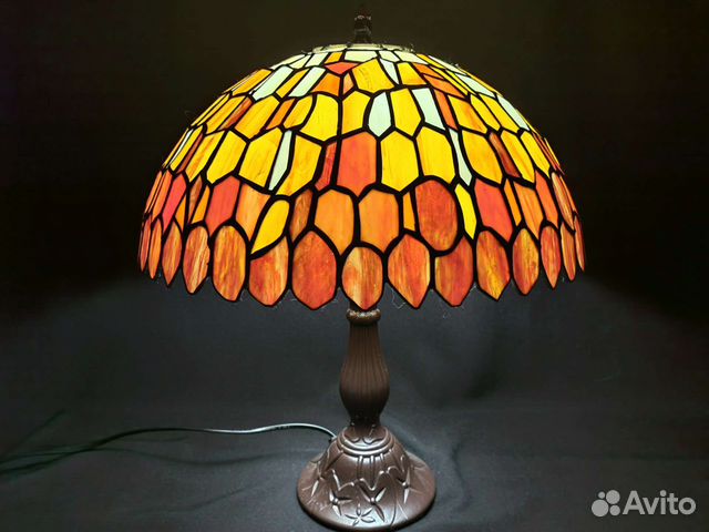 Лампа настольная, витражная, в технике Tiffany