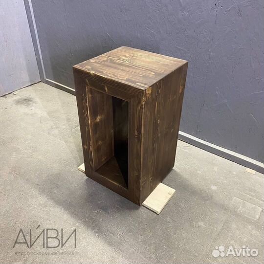 Прикроватный столик журнальный