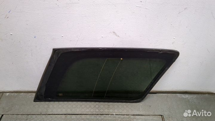 Стекло кузовное боковое левое заднее Cadillac Escalade 2