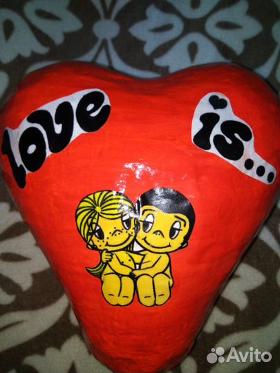 Сердце Love is