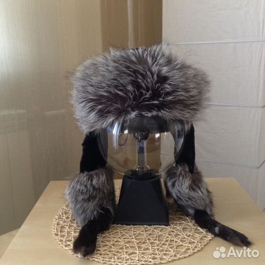 Зимняя женская шапка