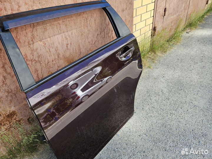 Задний двер toyota виш