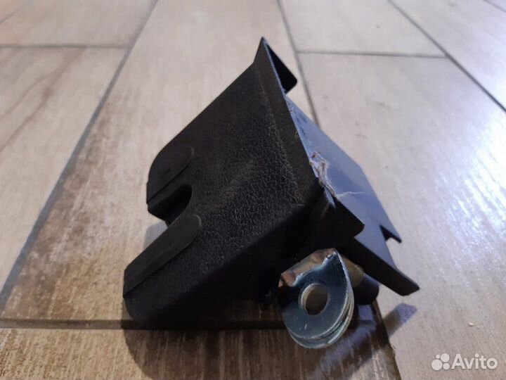 Замок багажника Volkswagen Golf Variant MK7 (BA5)