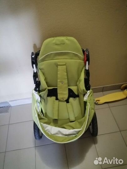 Прогулочная коляска