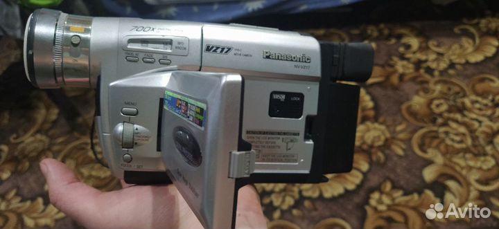 Видеокамера Panasonic nv-vz17