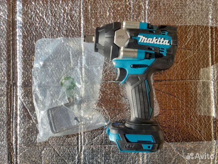 Makita DTW700z