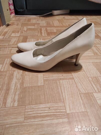 Туфли женские белые