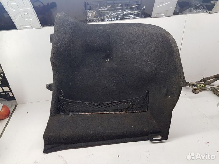 Обшивка багажника (правая) (BMW 5)