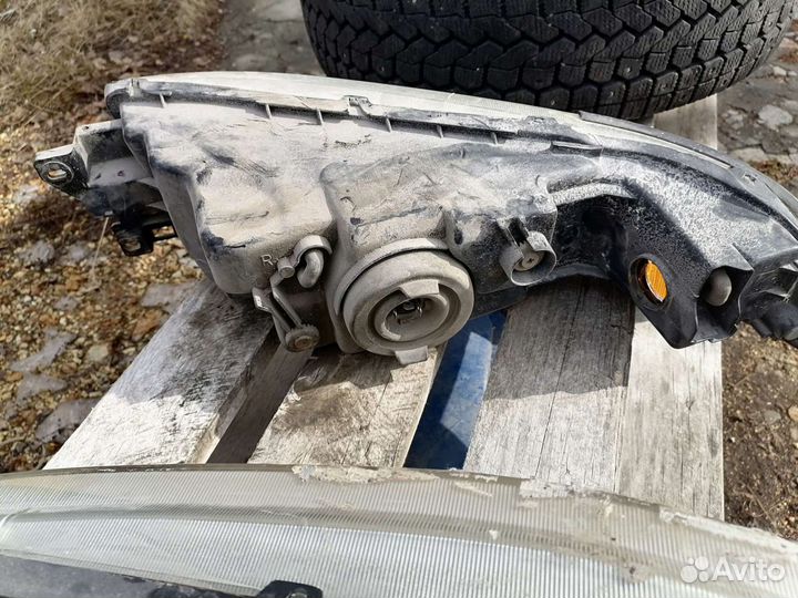 Фара митцубиши галант