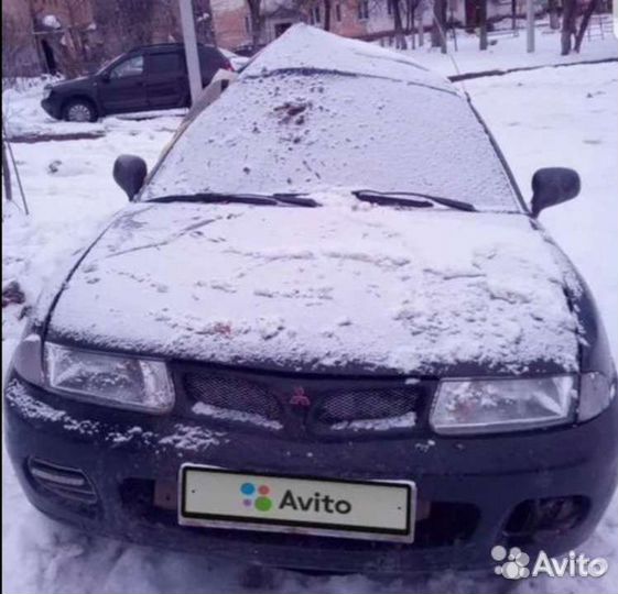Митсубиси каризма 1.8 GLX 1997 на запчасти
