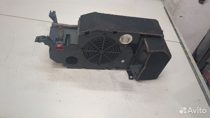 Сабвуфер Audi A6 (C5), 2004