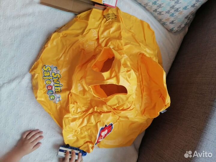 Круг для плавания новый