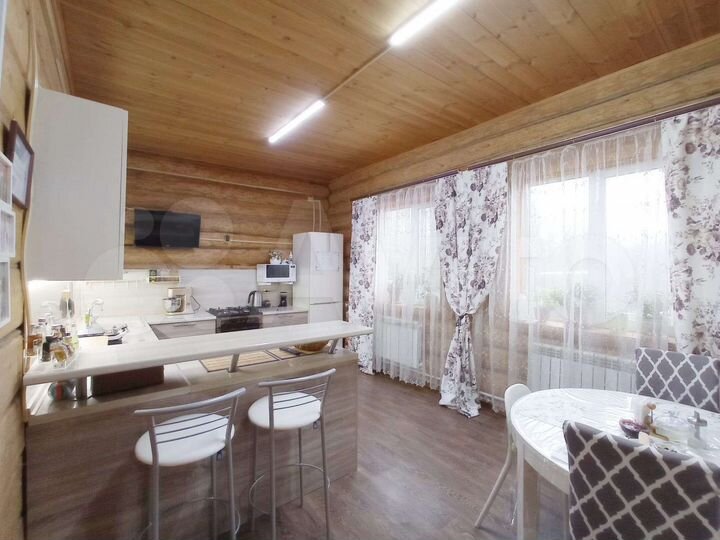 Дом 190,4 м² на участке 8,9 сот.