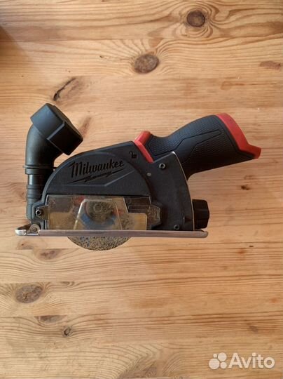 Мини-ушм Milwaukee M12 fuel