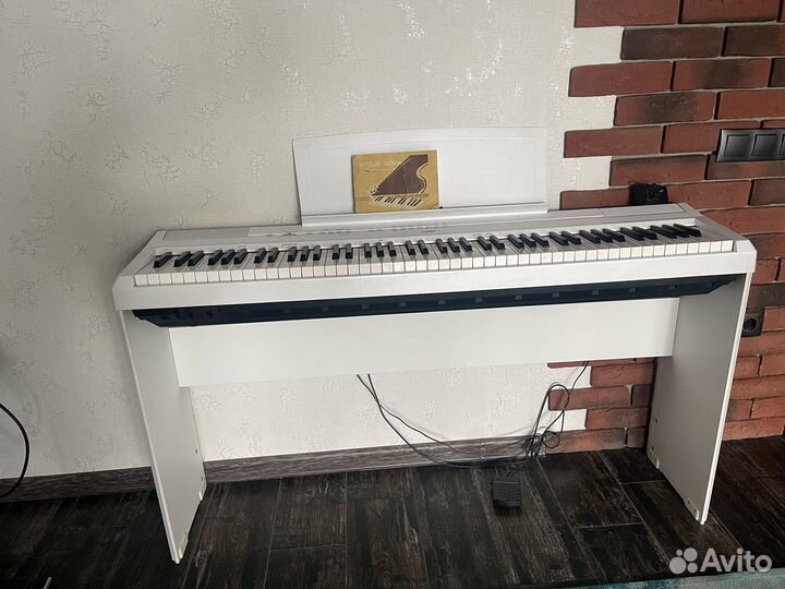 Цифровое пианино yamaha P-115 WH