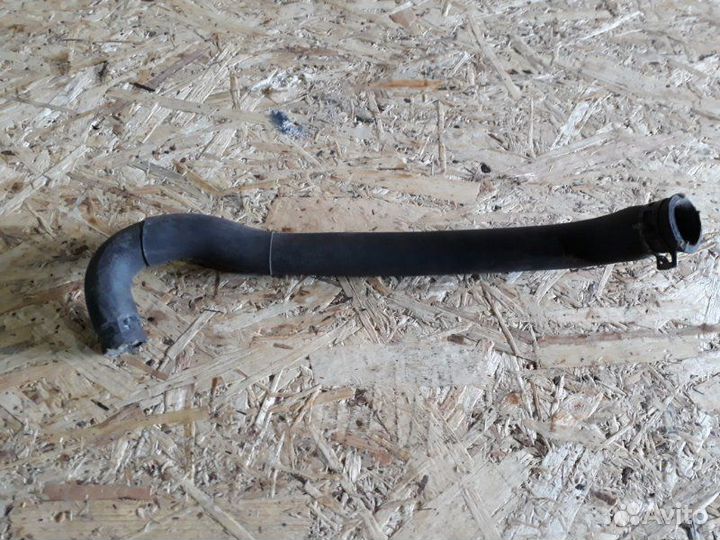 Патрубок системы охлаждения Mercedes Vito W638 OM