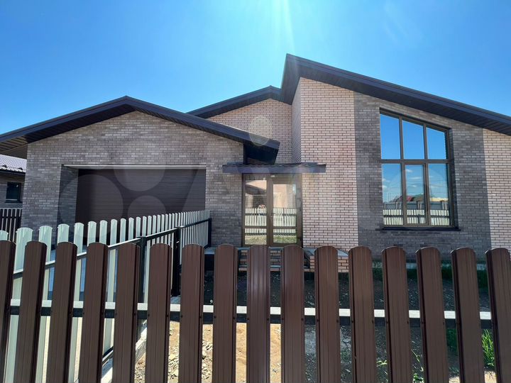 Дом 191 м² на участке 8 сот.