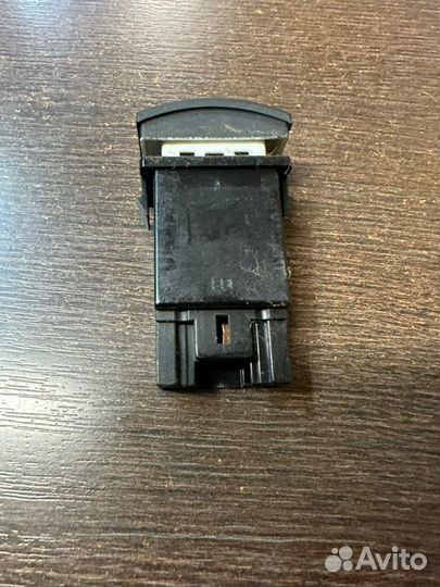 Кнопка обогрева заднего стекла Kia Picanto 1 G4HE