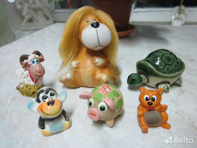 Фигурки сувенирные разные