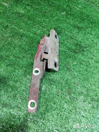 Петля капота левая Renault Logan