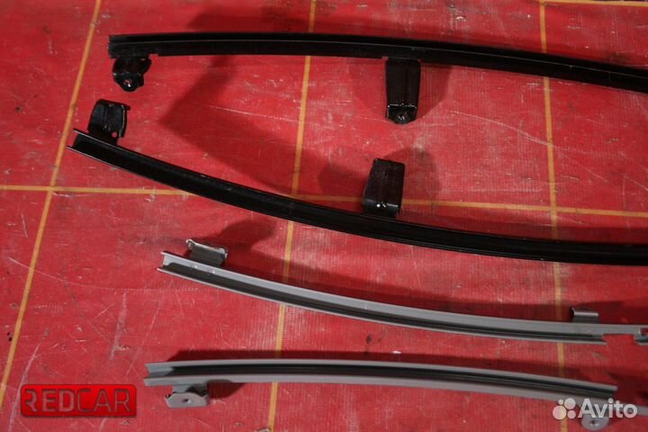 Направляющая стекла бокового лев прав Lexus RX 4