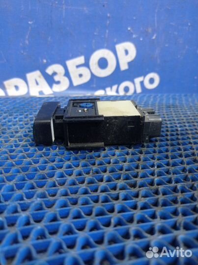 Кнопка обогрева заднего стекла Toyota Corolla Ce