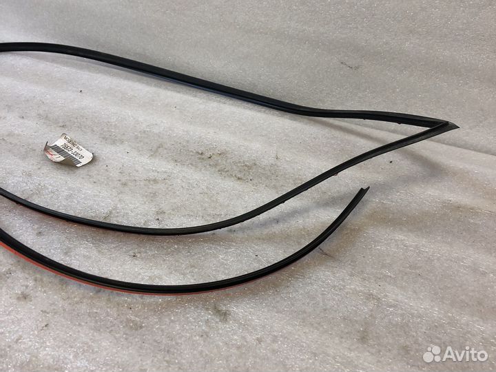 Уплотнитель заднего стекла Toyota Camry V50