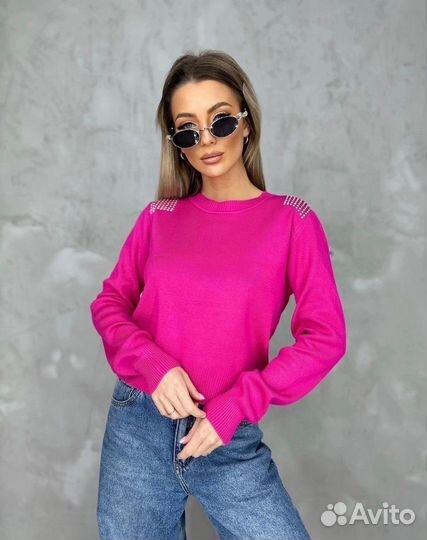 Вязаный свитер женский
